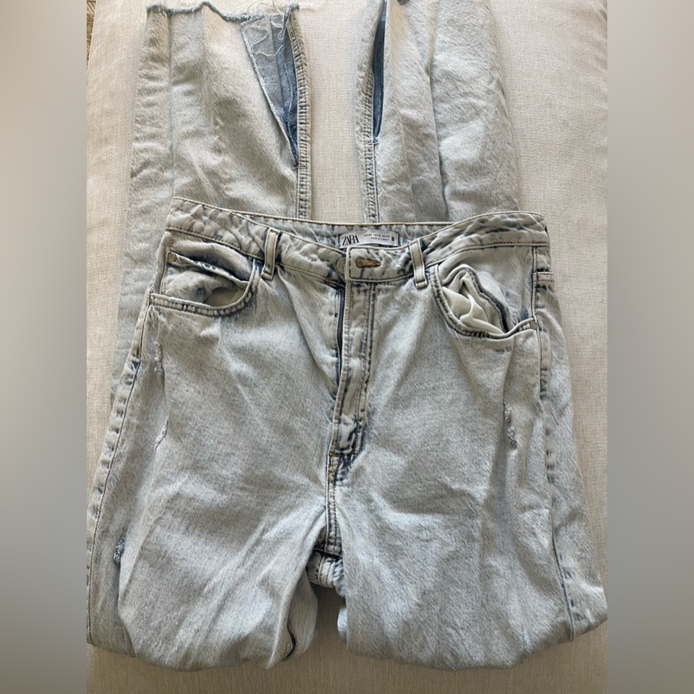 Zara High Waisted Slit Leg Jeans - Light wash Size 10